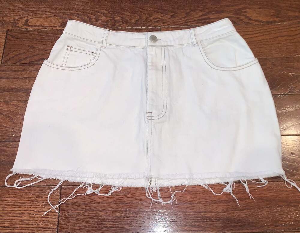 White Fox Mini Skirt Women’s S White Y2K Clean Girl‎